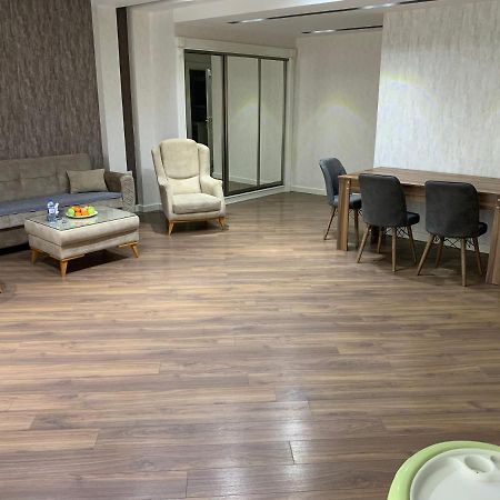 Park Azure Apartment Deluxe 2 Bedroom Baku Bagian luar foto