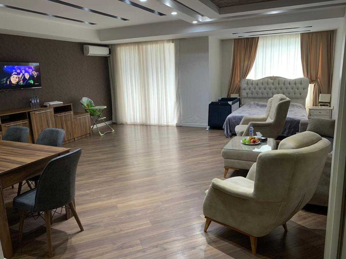 Park Azure Apartment Deluxe 2 Bedroom Baku Bagian luar foto