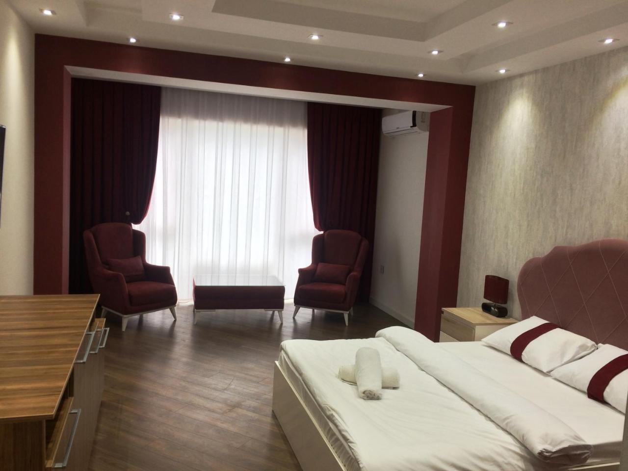 Park Azure Apartment Deluxe 2 Bedroom Baku Bagian luar foto