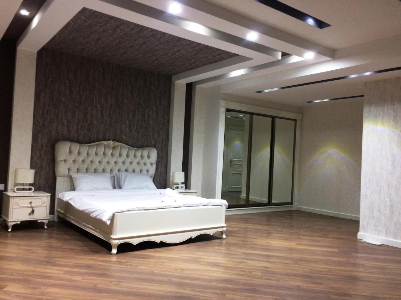 Park Azure Apartment Deluxe 2 Bedroom Baku Bagian luar foto