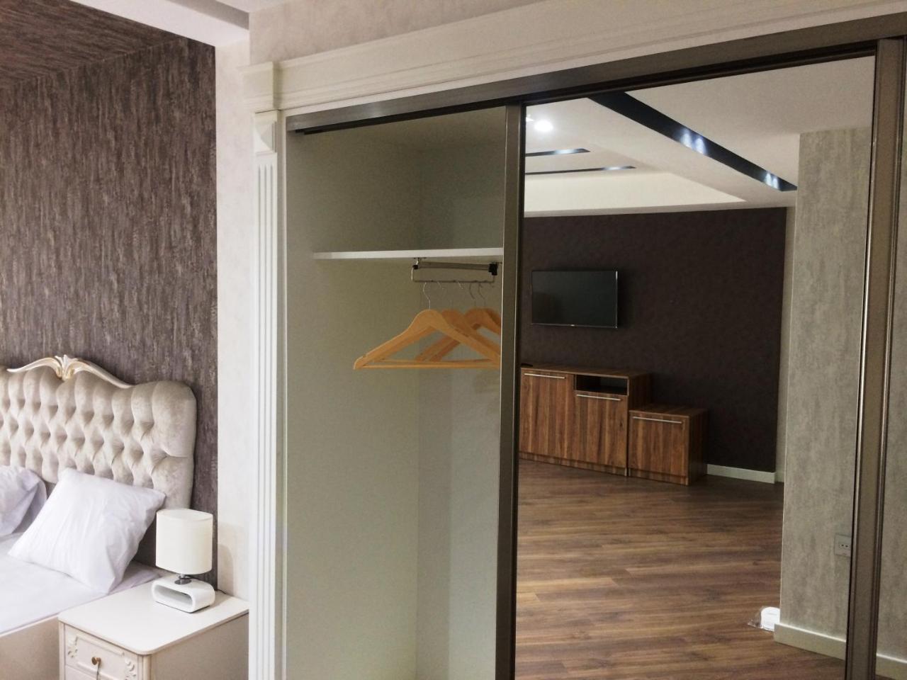 Park Azure Apartment Deluxe 2 Bedroom Baku Bagian luar foto